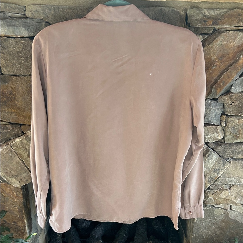 Notations Dressy Beige Button Front V neckline Long Sleeve Blouse Size Large - Picture 7 of 10